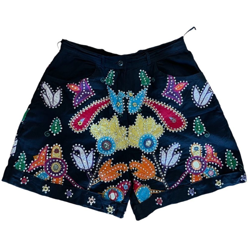 Vintage Unique Embellished Shorts, size 8